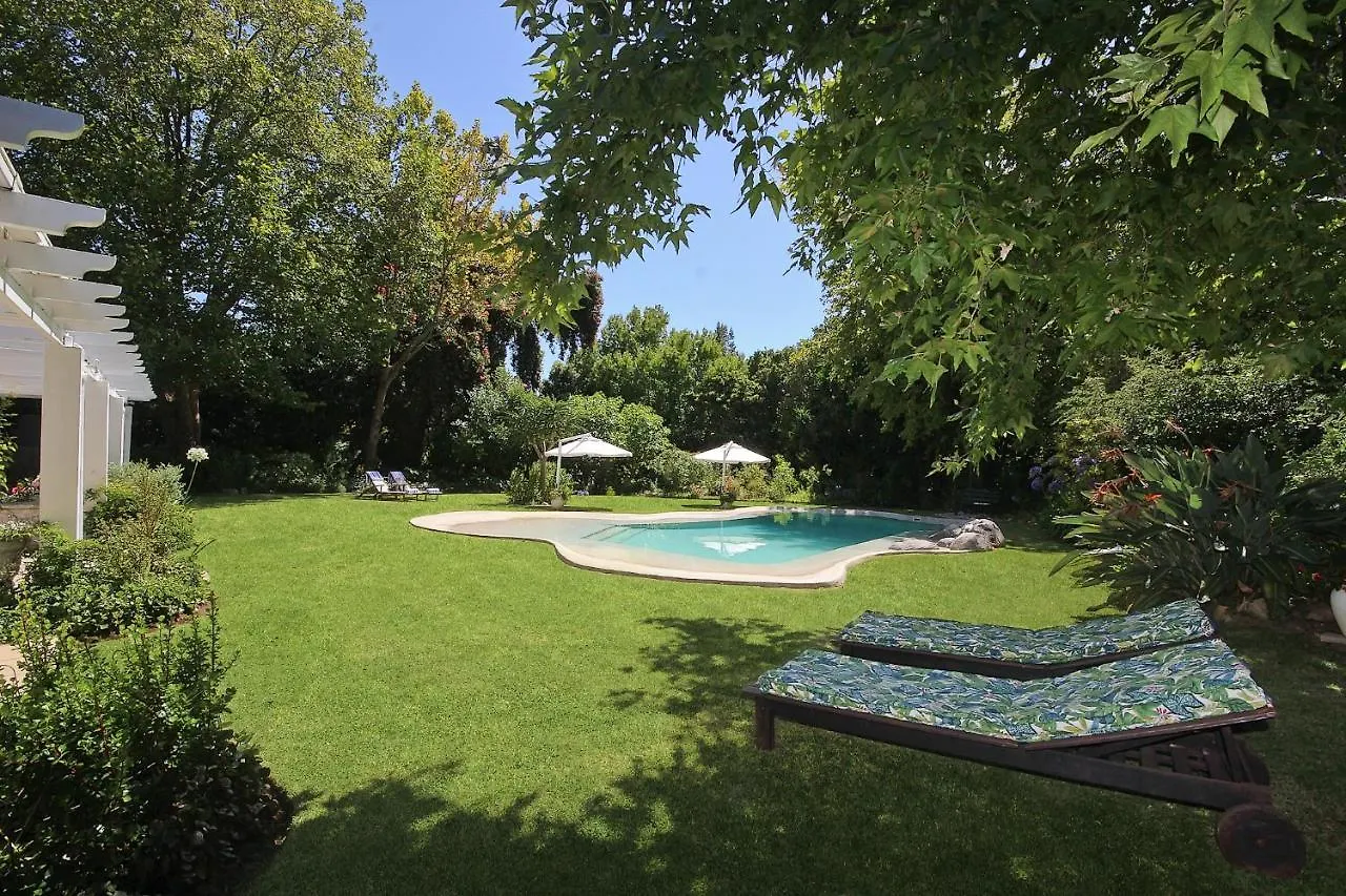 Beluga Of Constantia Guest House ile iletişim