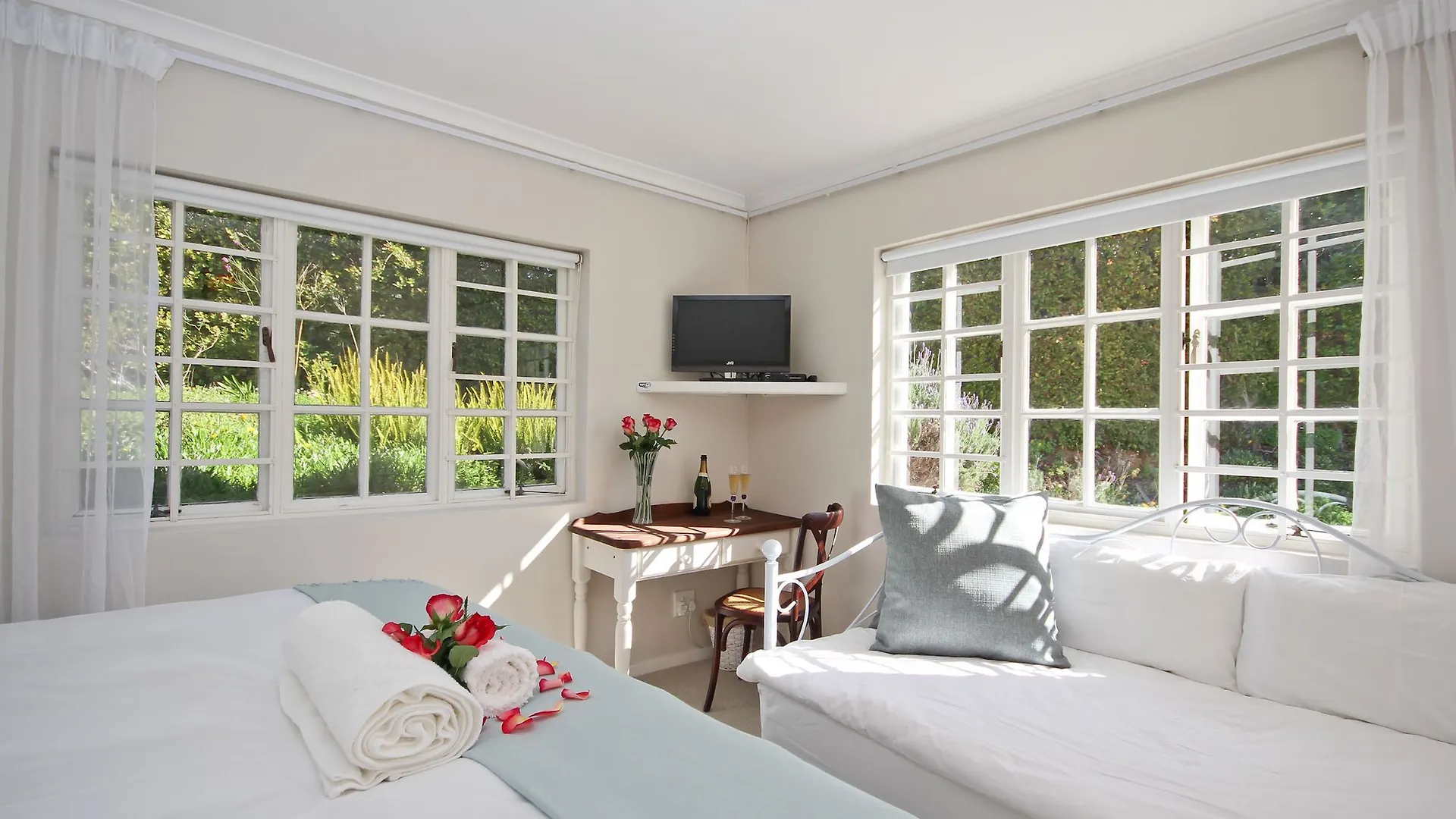 ****  Beluga Of Constantia Guest House Cape Town Güney Afrika